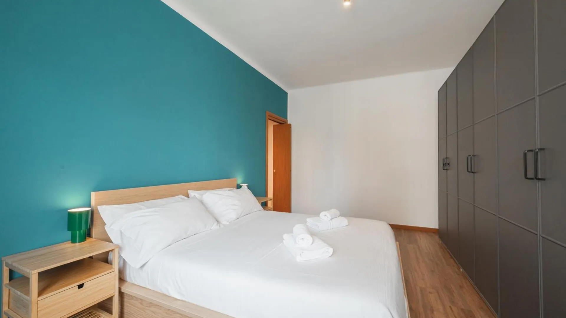 Bicocca Village -Elegant 5-Star Apartment Milánó 0*,